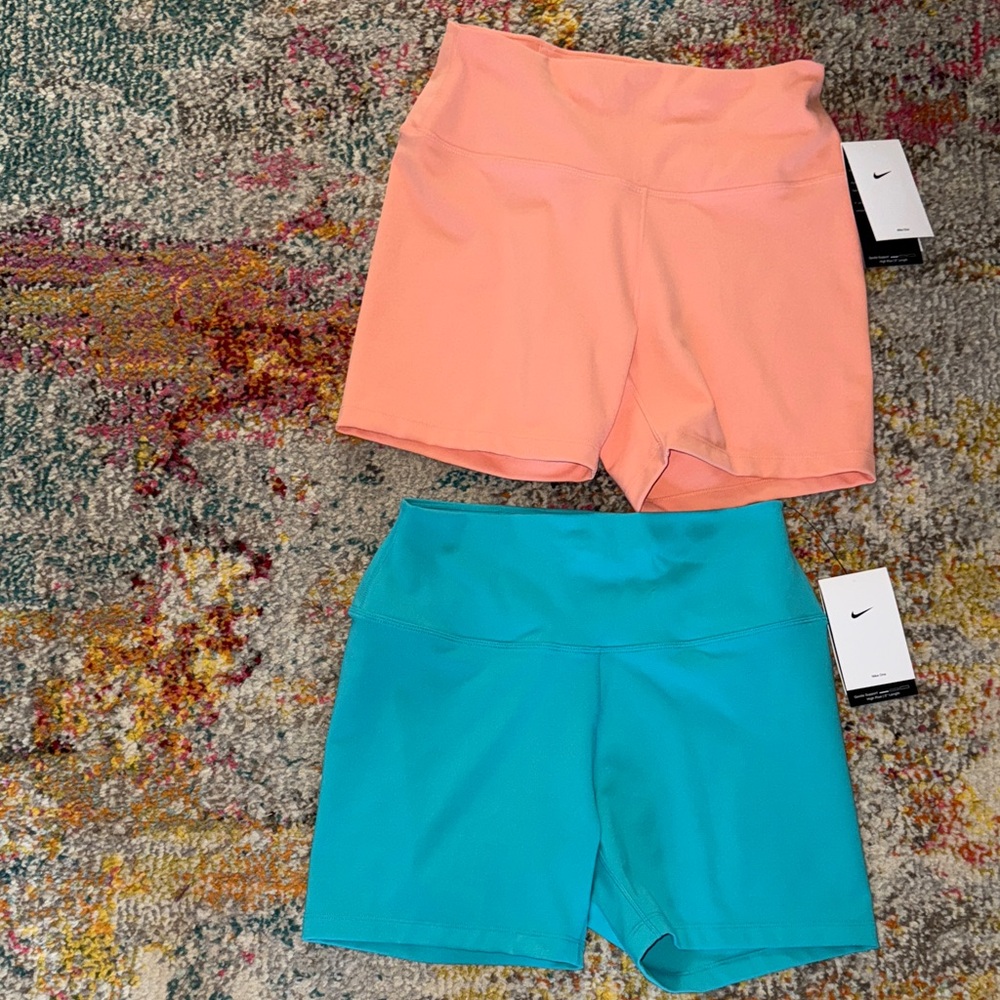 Nike Women's Athletic Spandex Shorts NEW Size Large 2 Pairs